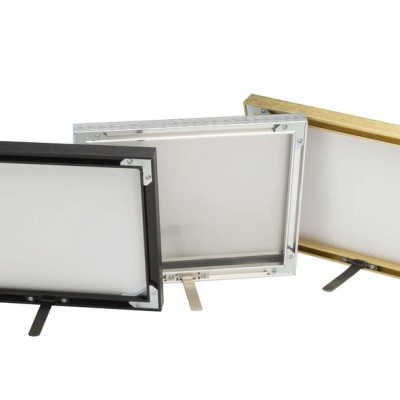 PIE METALICO EASEL MATE™ NEGRO